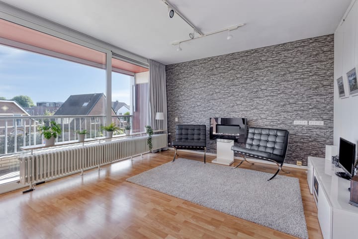 Foto 2 van Den Heuvel 21