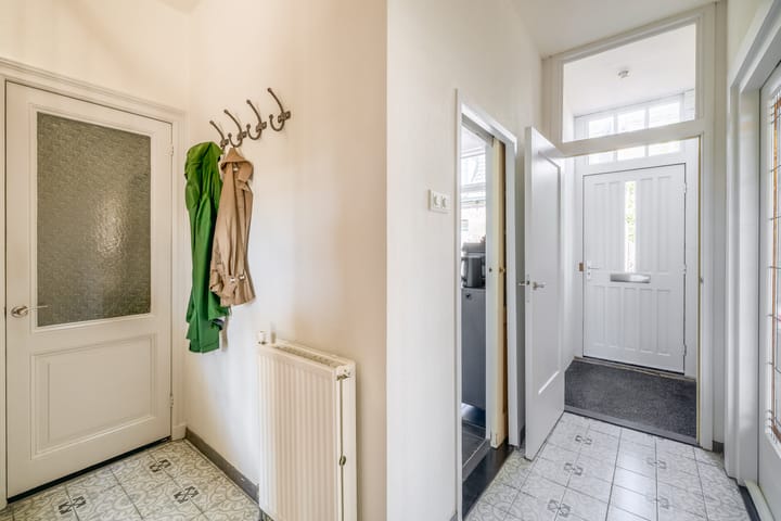 Foto 8 van Warmoesstraat 109