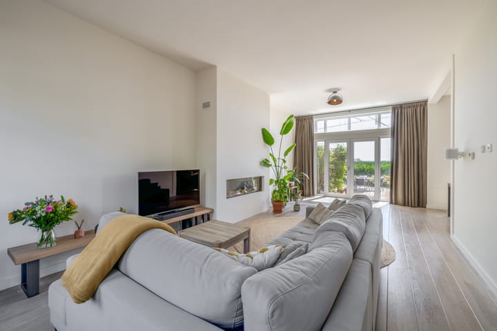 Foto 13 van Warmoesstraat 109