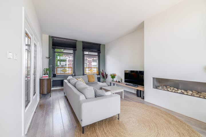 Foto 14 van Warmoesstraat 109