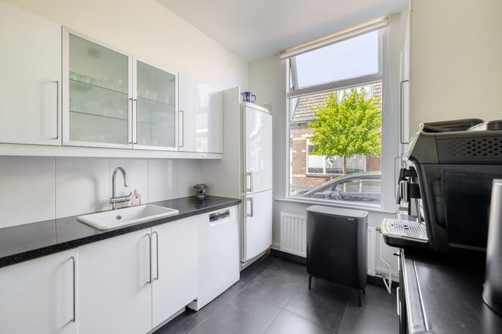 Foto 18 van Warmoesstraat 109