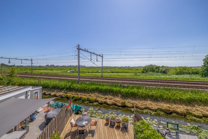 Foto 25 van Warmoesstraat 109