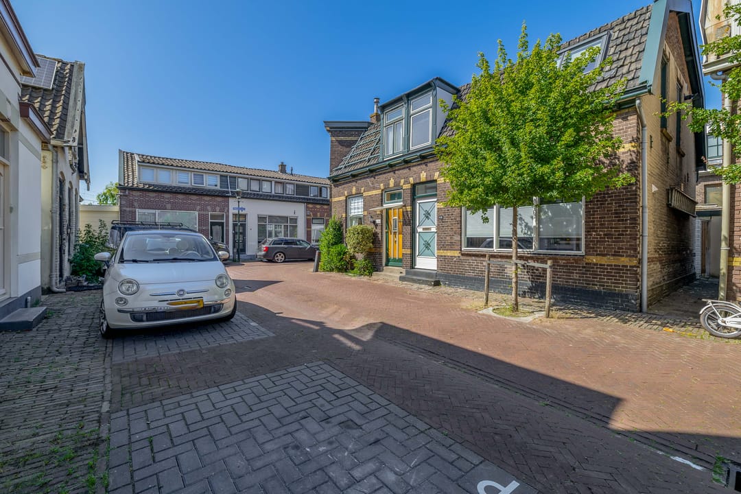 Foto 41 van Warmoesstraat 109