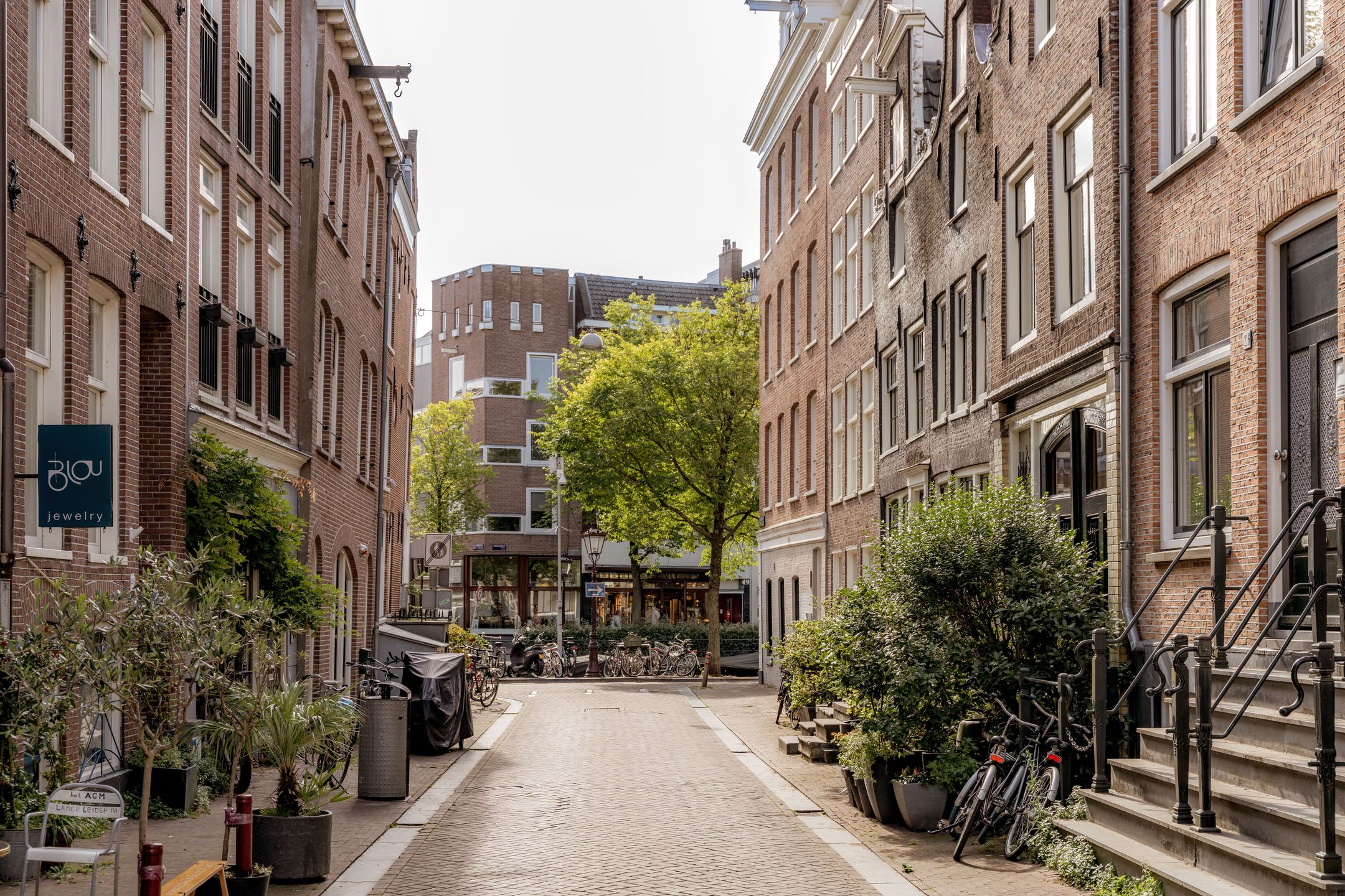 Photo 30 of Lange Leidsedwarsstraat 224-1