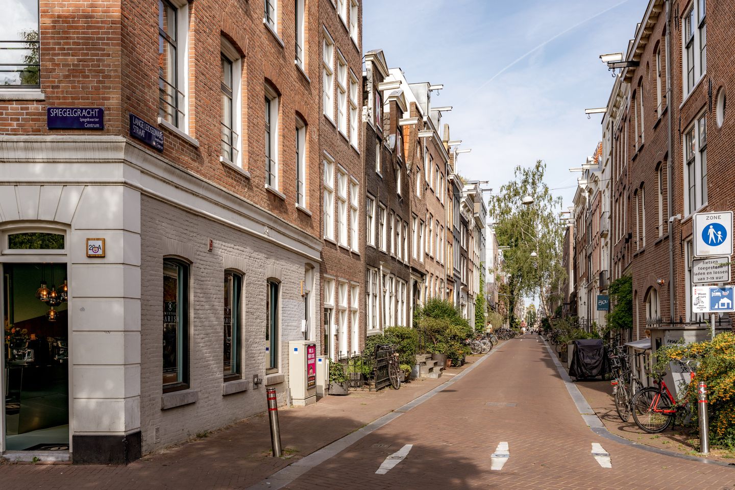 Photo 29 of Lange Leidsedwarsstraat 224-1