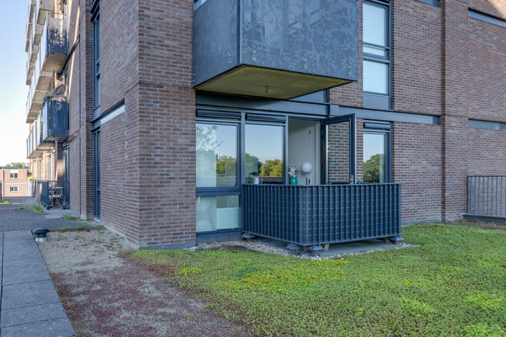 Foto 3 van Bezaanjachtplein 21