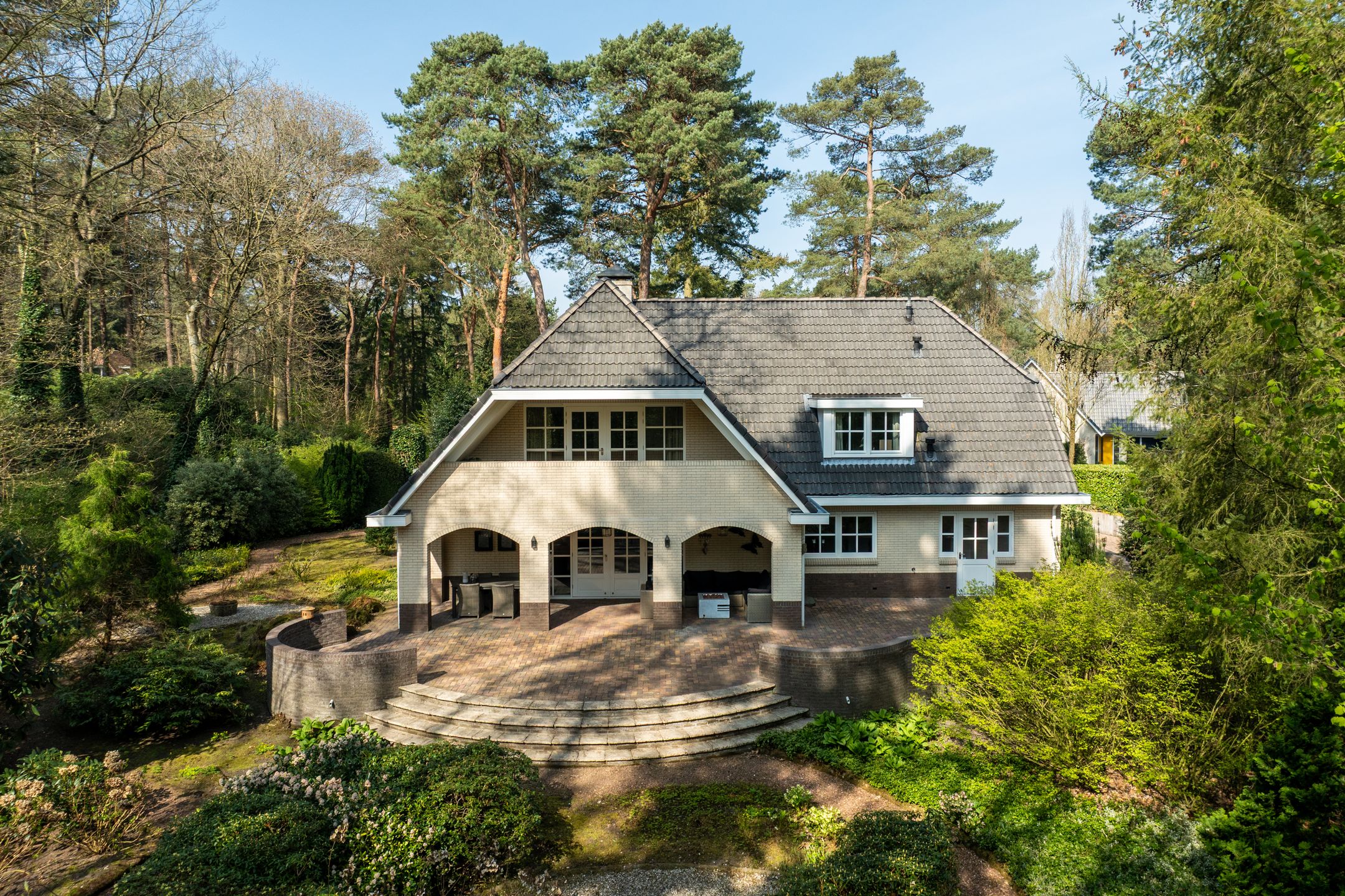 497.jpg?options=width=2160