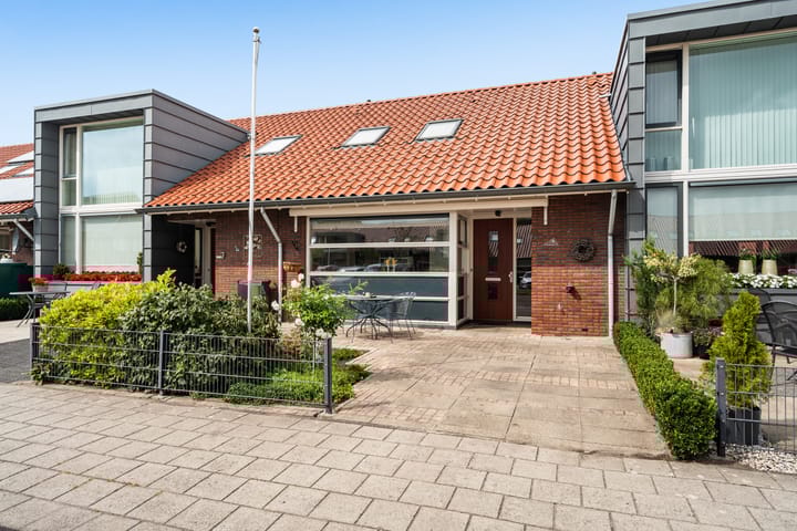 Photo 1 of Hoedenmaker 9