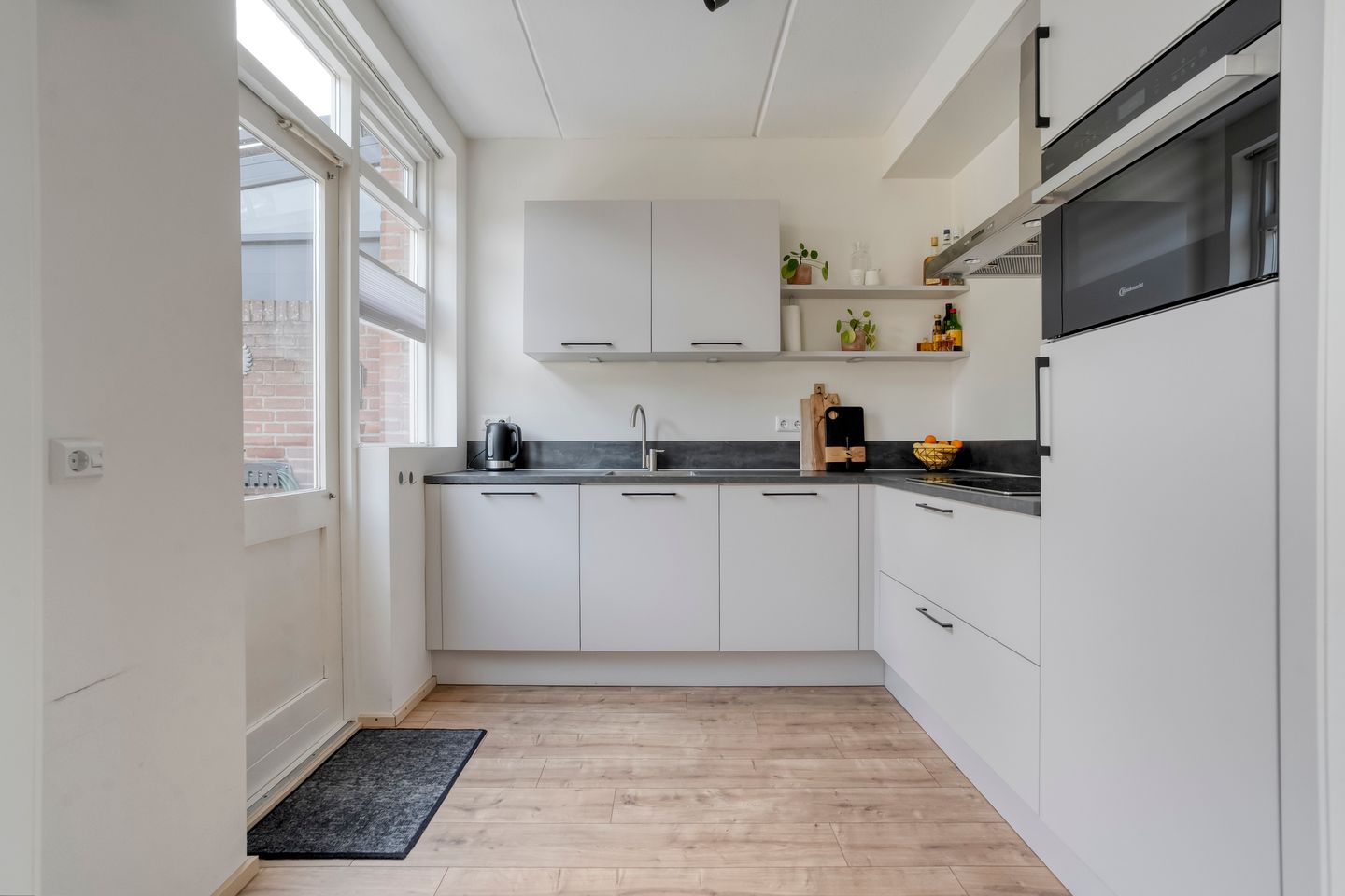 Photo 14 of Lauwers 18