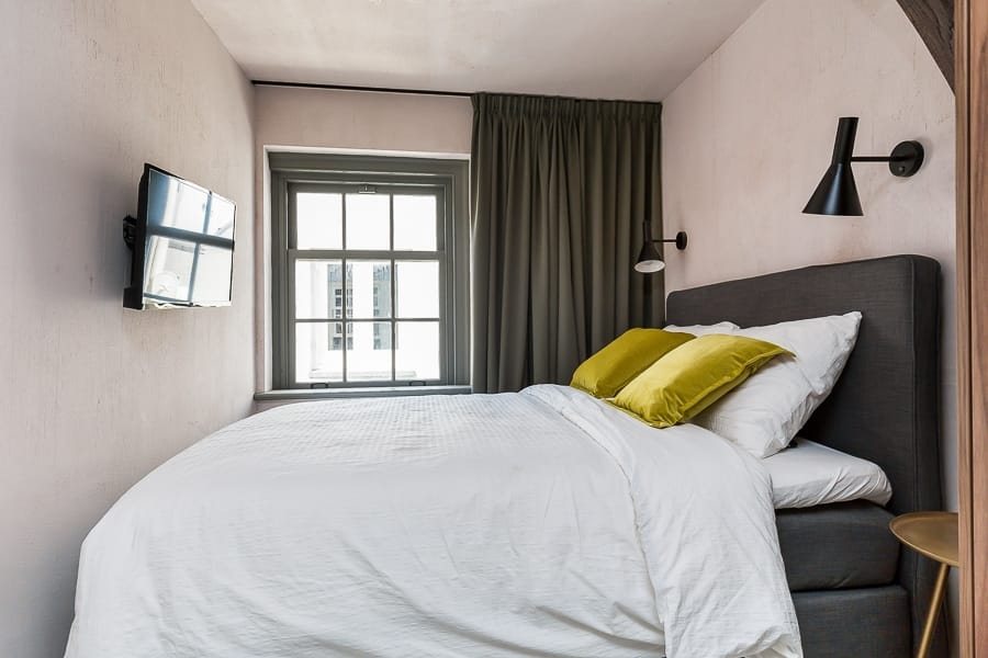 Foto 15 van Warmoesstraat 50-A