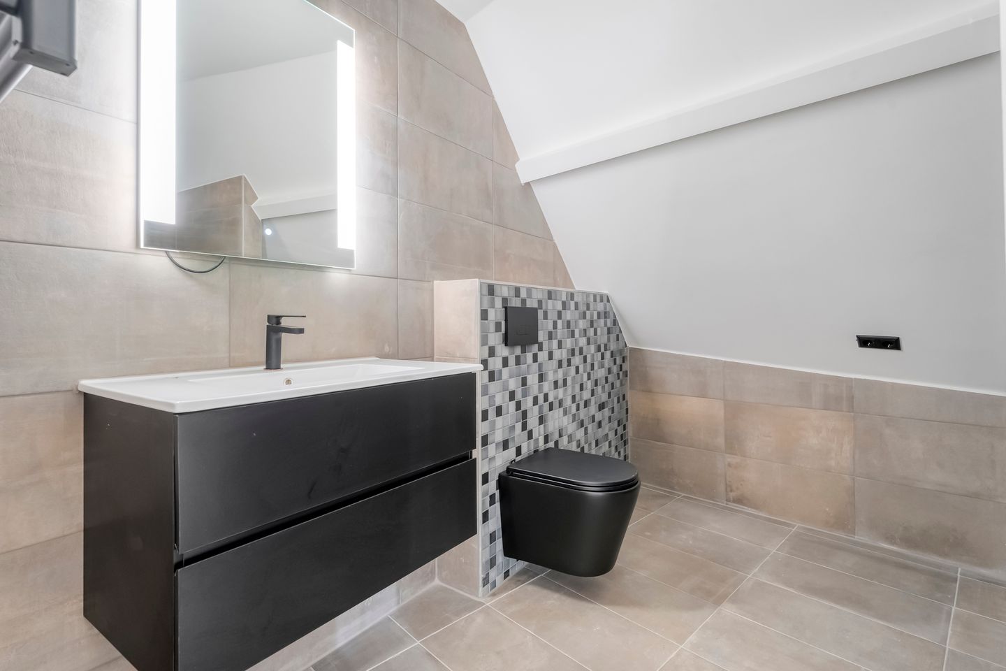 Foto 5 van Burgemeester van Roijensingel 24-B