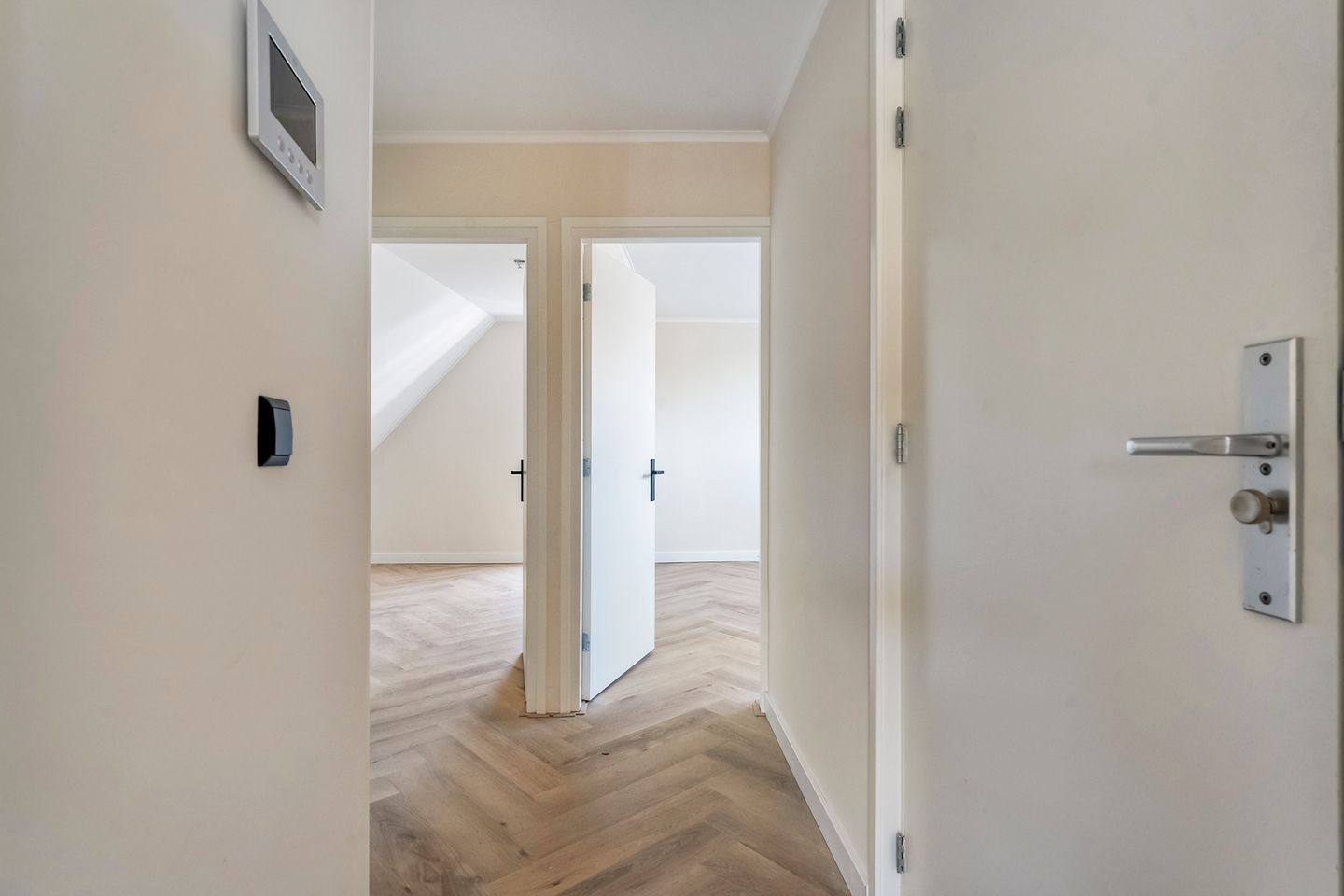 Foto 10 van Burgemeester van Roijensingel 24-B