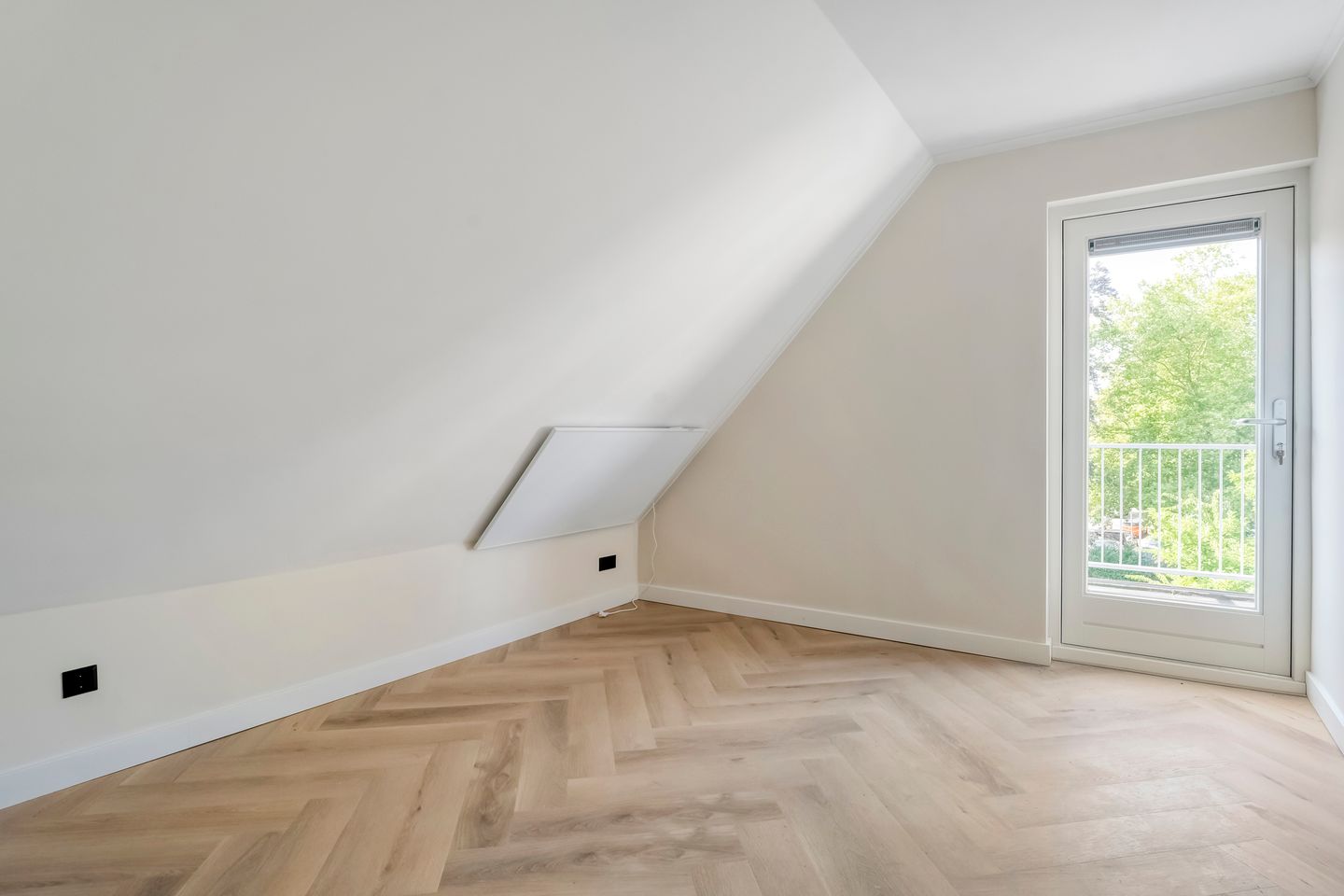 Foto 19 van Burgemeester van Roijensingel 24-B