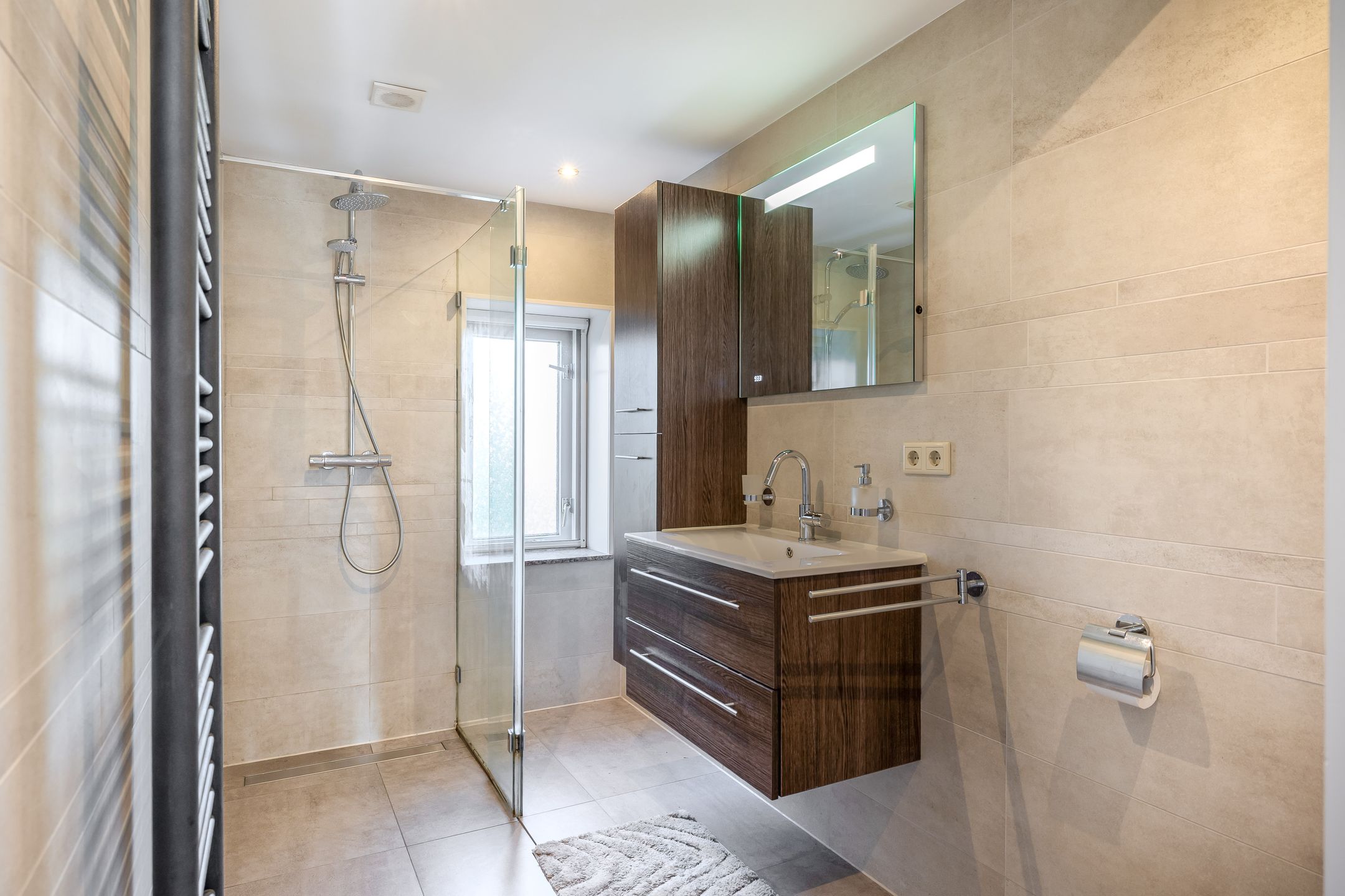 Photo 27 of Burgemeester Trooststraat 117