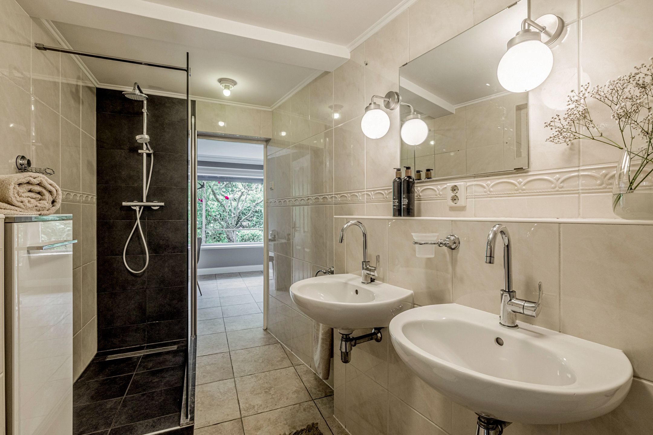 Photo 27 of De Lairesselaan 12