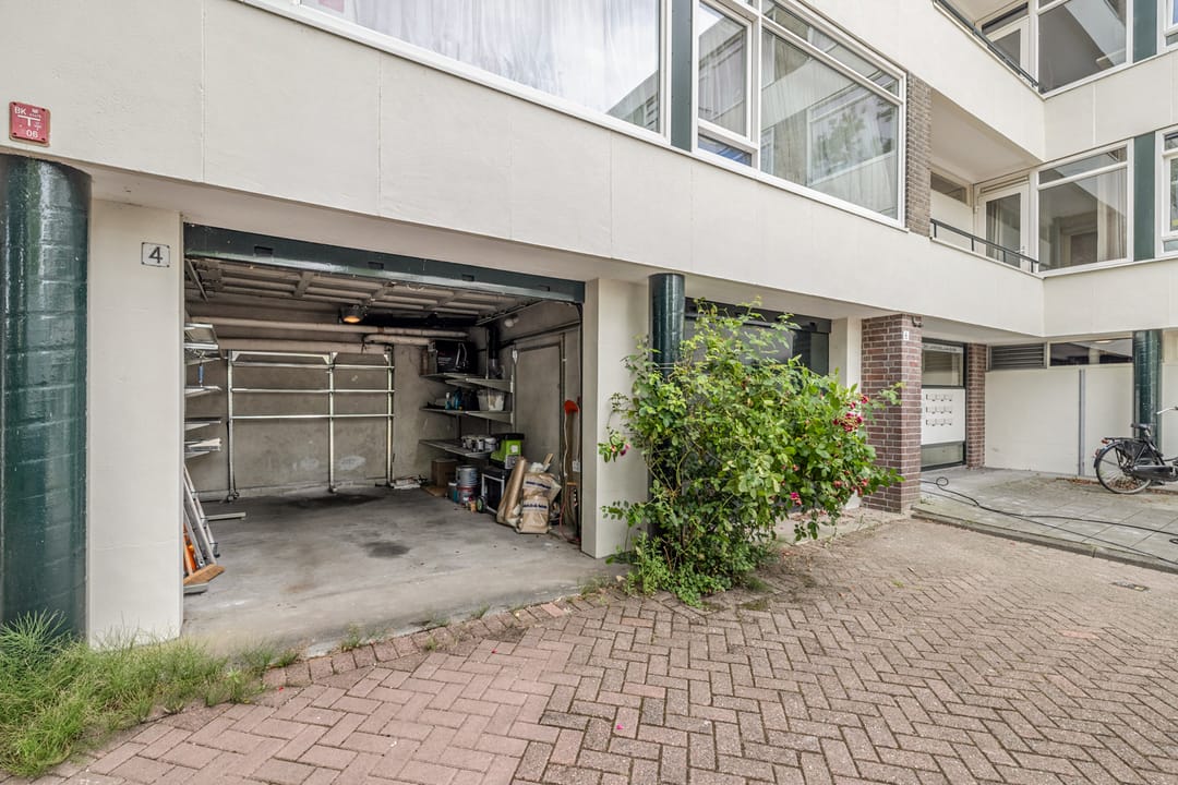 Photo 41 of De Lairesselaan 12