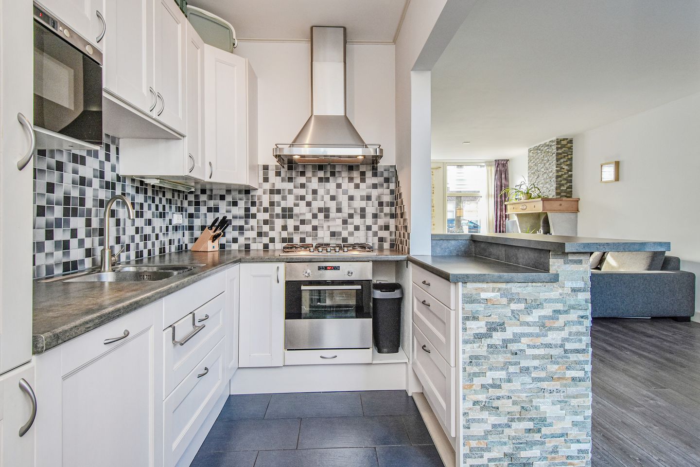 Foto 19 van Pluvierstraat 353