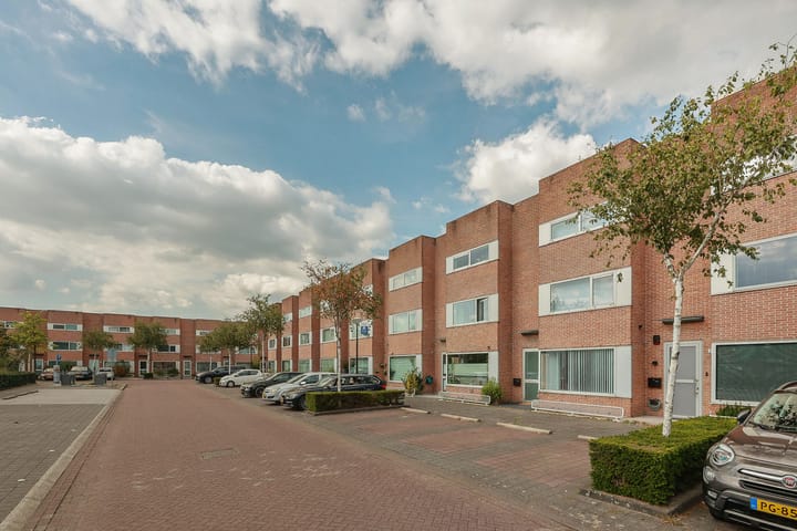 Foto 1 van Iwan Kantemanplein 22