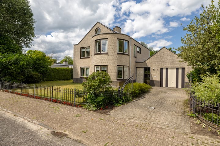 Photo 8 of Le Corbusierstraat 8