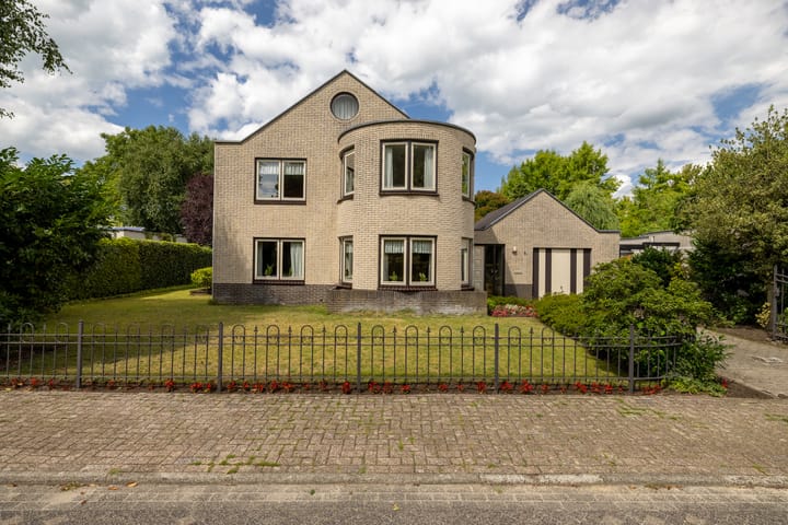 Photo 9 of Le Corbusierstraat 8