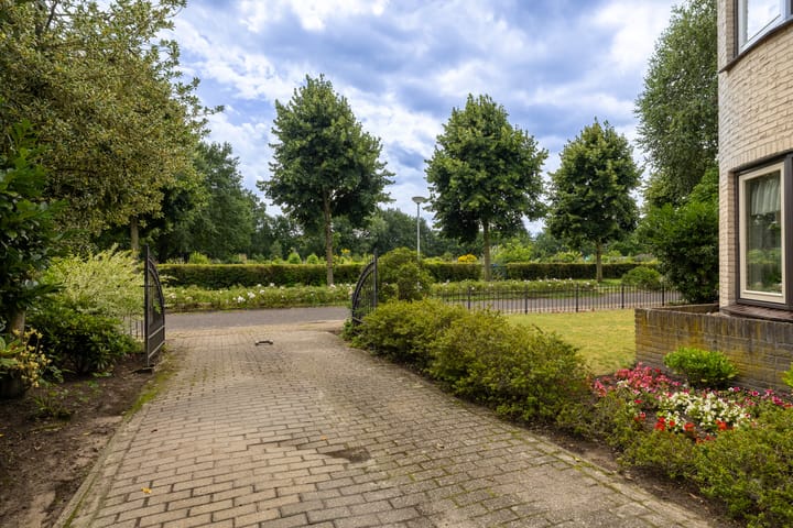 Photo 10 of Le Corbusierstraat 8