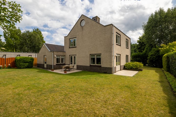 Photo 45 of Le Corbusierstraat 8