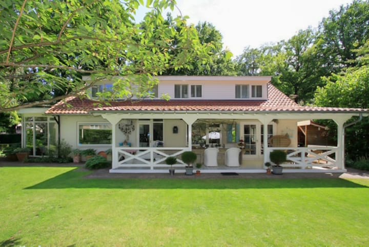 Photo 1 of Eikenlaan 2