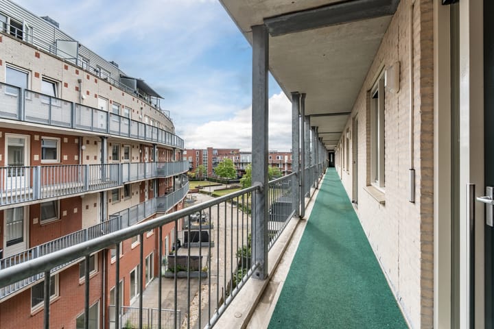 Photo 7 of Kanaalboulevard 80