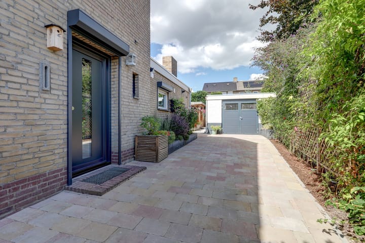 Photo 6 of Jacob Ruysdaelstraat 11