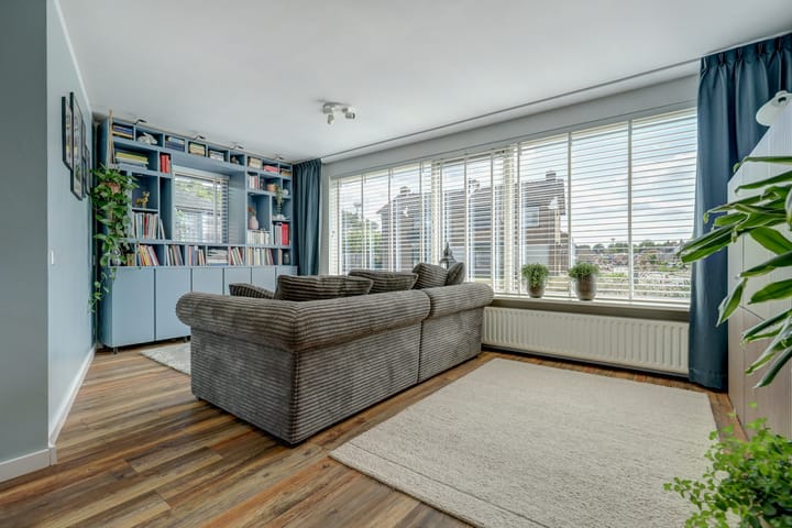 Photo 10 of Jacob Ruysdaelstraat 11