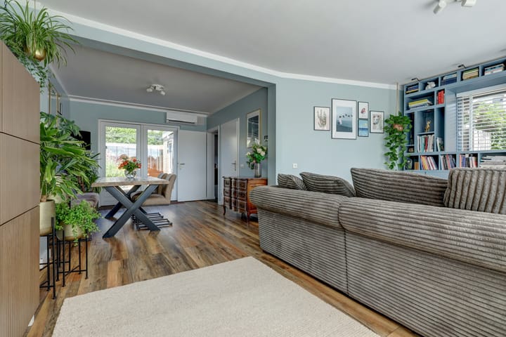 Photo 11 of Jacob Ruysdaelstraat 11