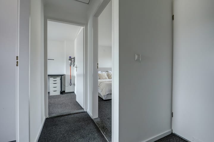 Photo 19 of Jacob Ruysdaelstraat 11