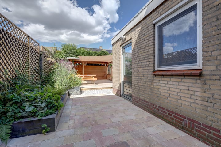 Photo 26 of Jacob Ruysdaelstraat 11