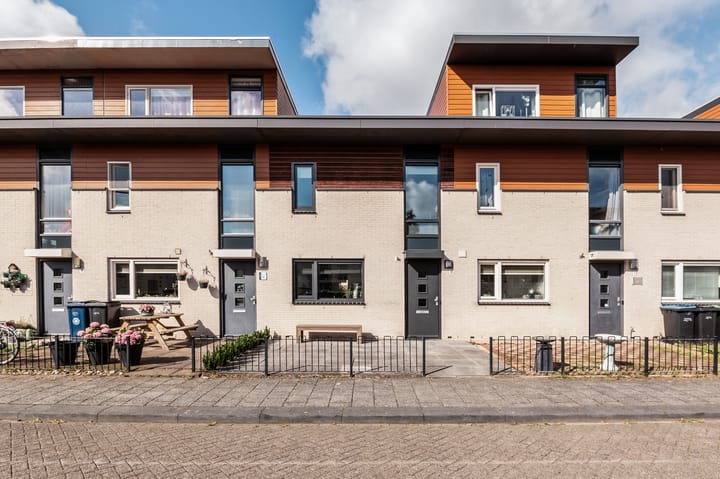 Foto 1 van Corsicastraat 11