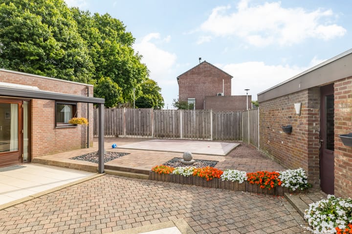 Foto 2 van Bergplein 30