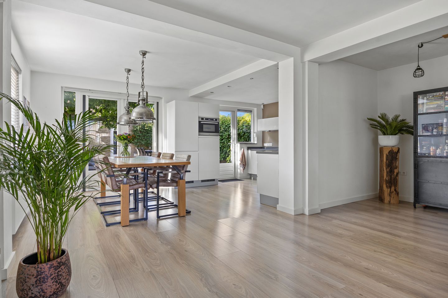 Photo 10 of Ganzerikstraat 30