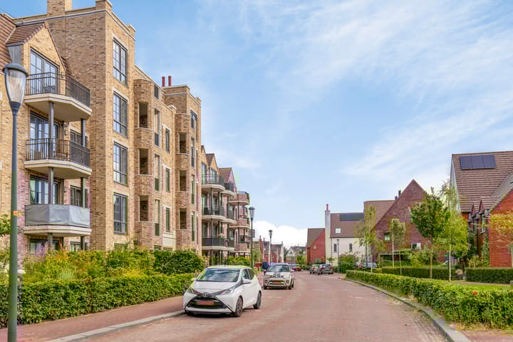 Foto 5 van Charles Brandonlaan 153