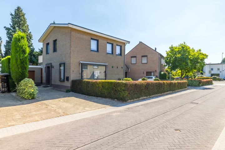 Foto 35 van Douvenderweg 6