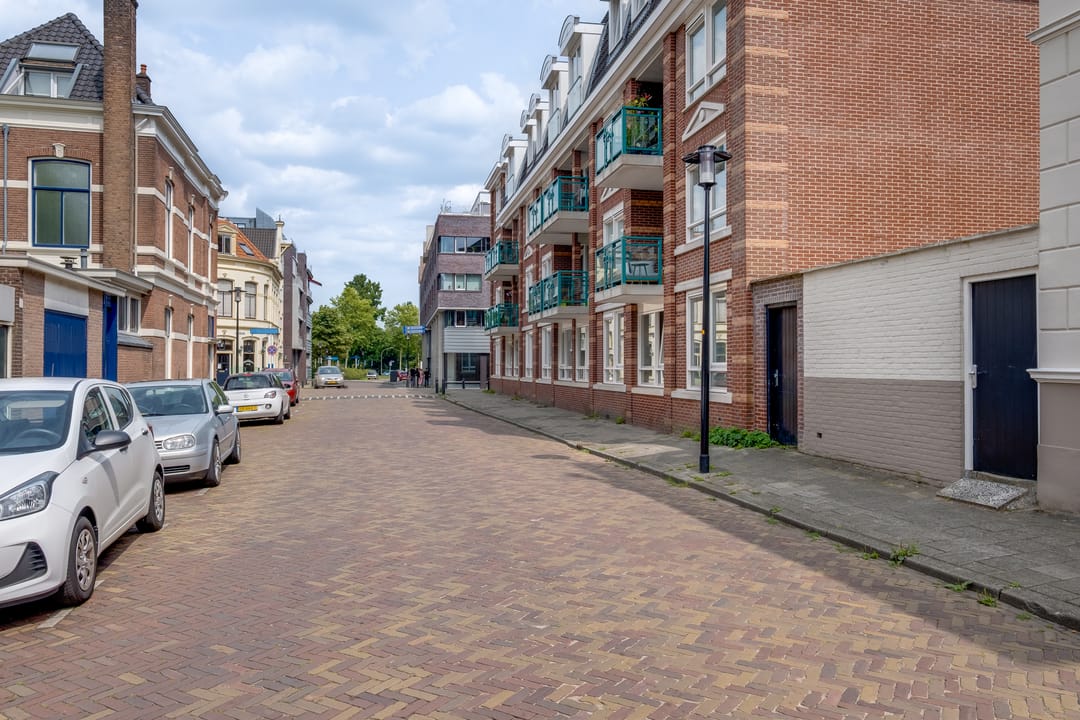 Foto 32 van Graaf van Burenstraat 2-F25