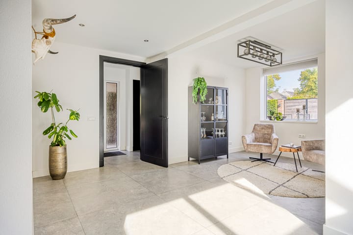 Photo 8 of Raadhuisstraat 18