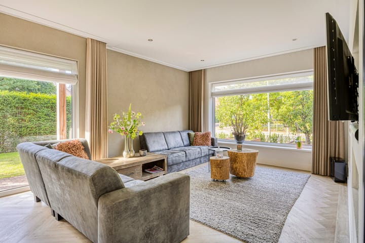 Photo 11 of Raadhuisstraat 18