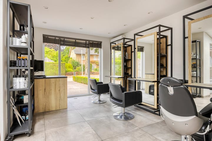 Photo 22 of Raadhuisstraat 18