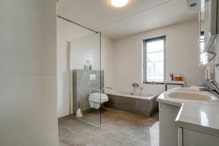 Foto 45 van Burg.Backxlaan 36-Z