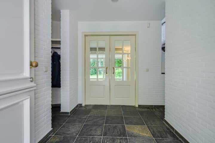 Photo 10 of Oude Bredasebaan 17