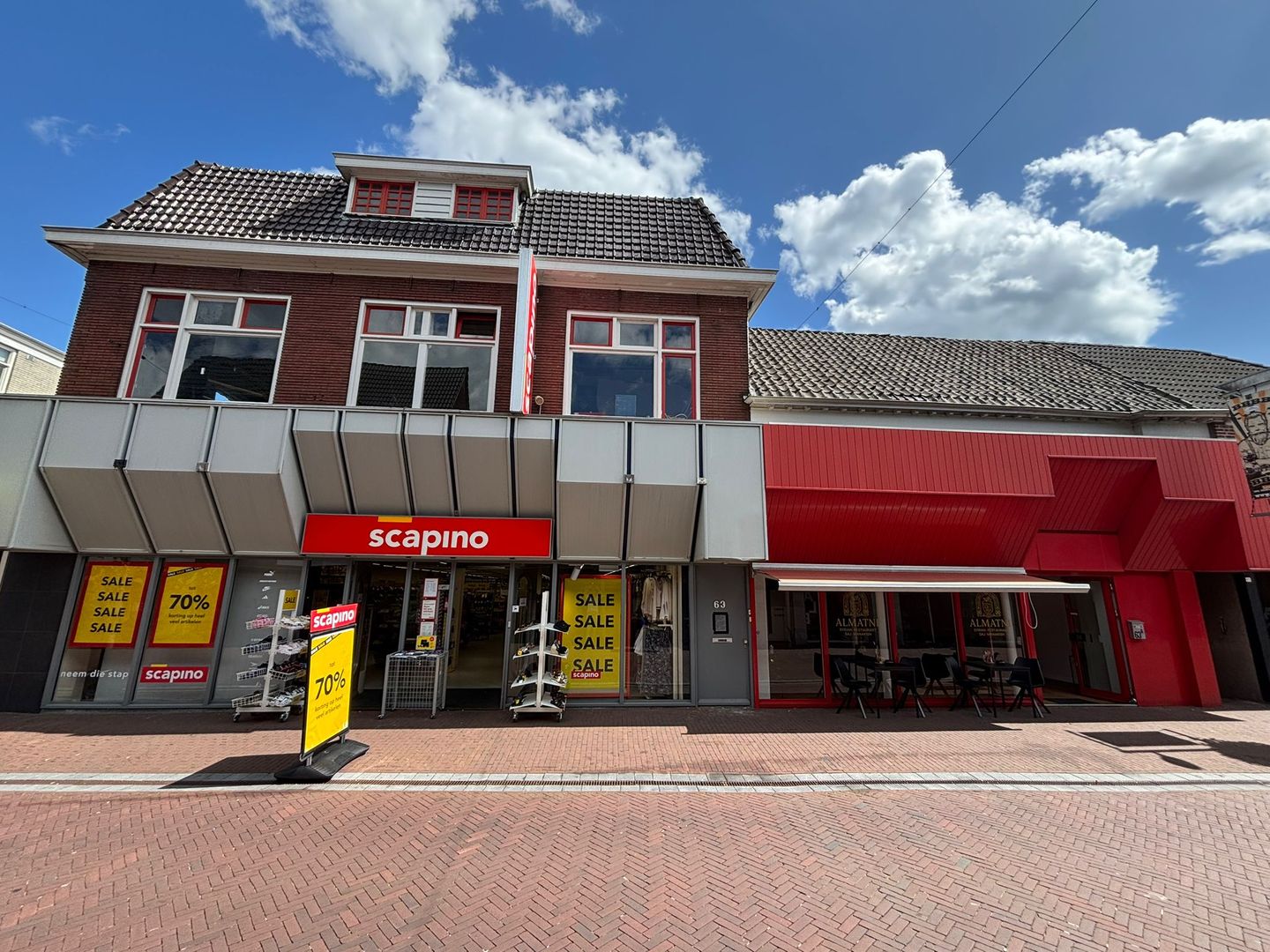 View photo 2 of Grotestraat 61-63