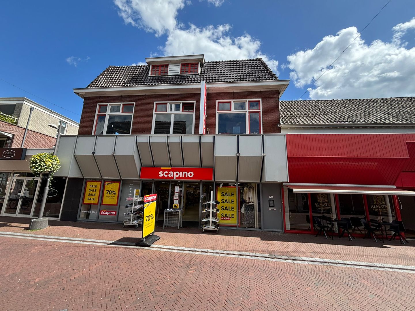 View photo 3 of Grotestraat 61-63