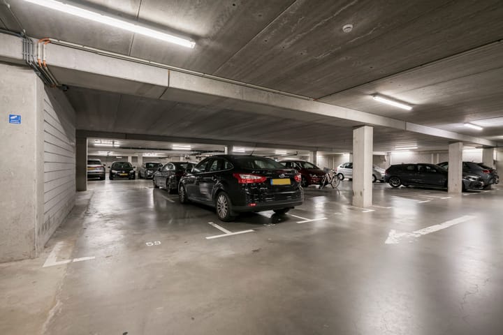 Photo 36 of Saskia van Uijlenburgkade 154