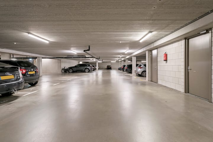 Photo 35 of Saskia van Uijlenburgkade 154