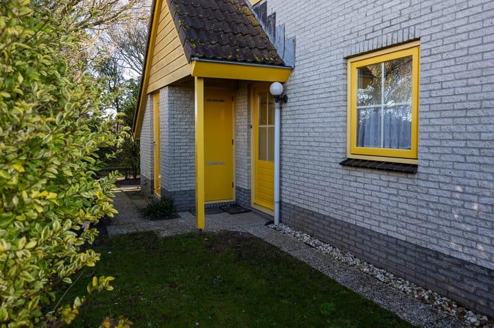 Photo 2 of Strandslag 136