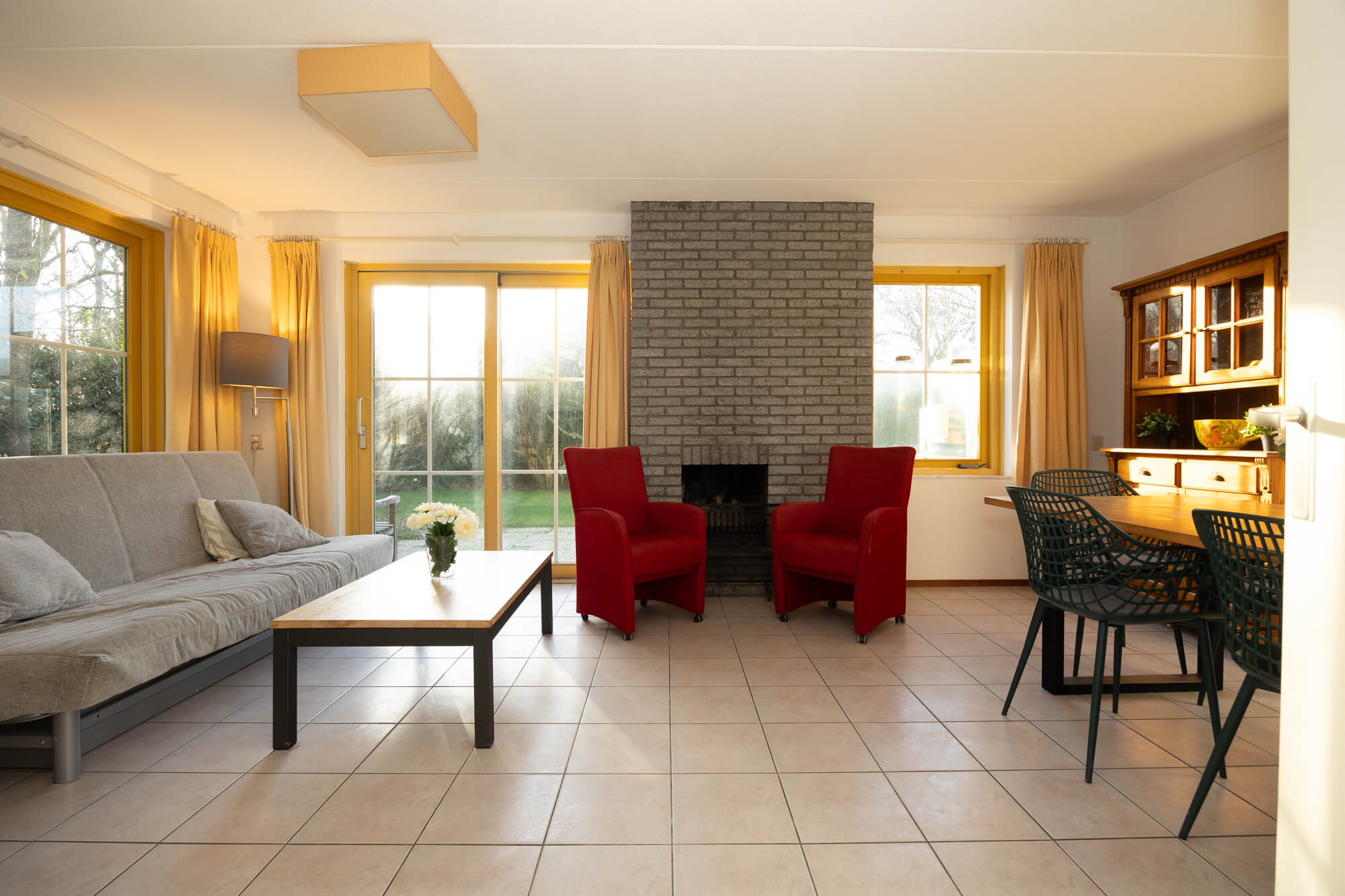 2-bedroom freehold villa in Julianadorp — photo 3 of 5